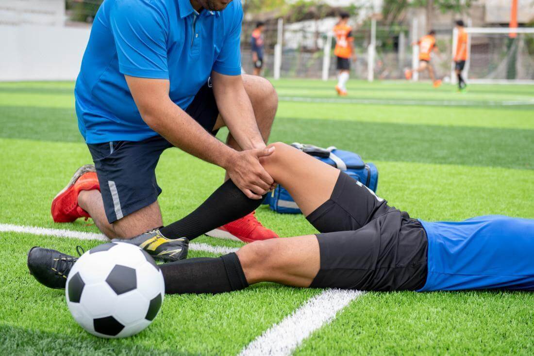 Chấn thương thường gặp trong bóng đá và cách phòng ngừa