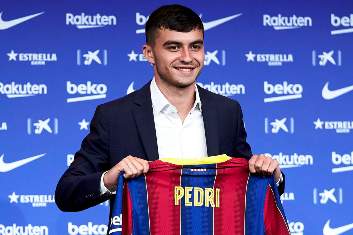 Pedri ký hợp đồng 5 năm với Barca