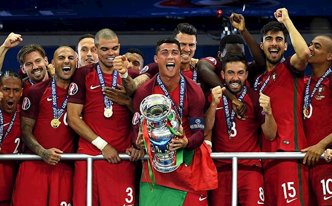 Ronaldo cùng ĐT Bồ Đào Nha giành chức vô địch EURO 2016 trên đất Pháp