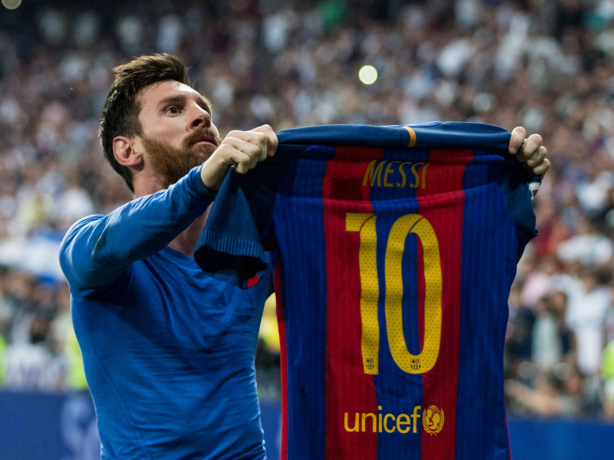 Chiếc áo số 10 huyền thoại của Messi