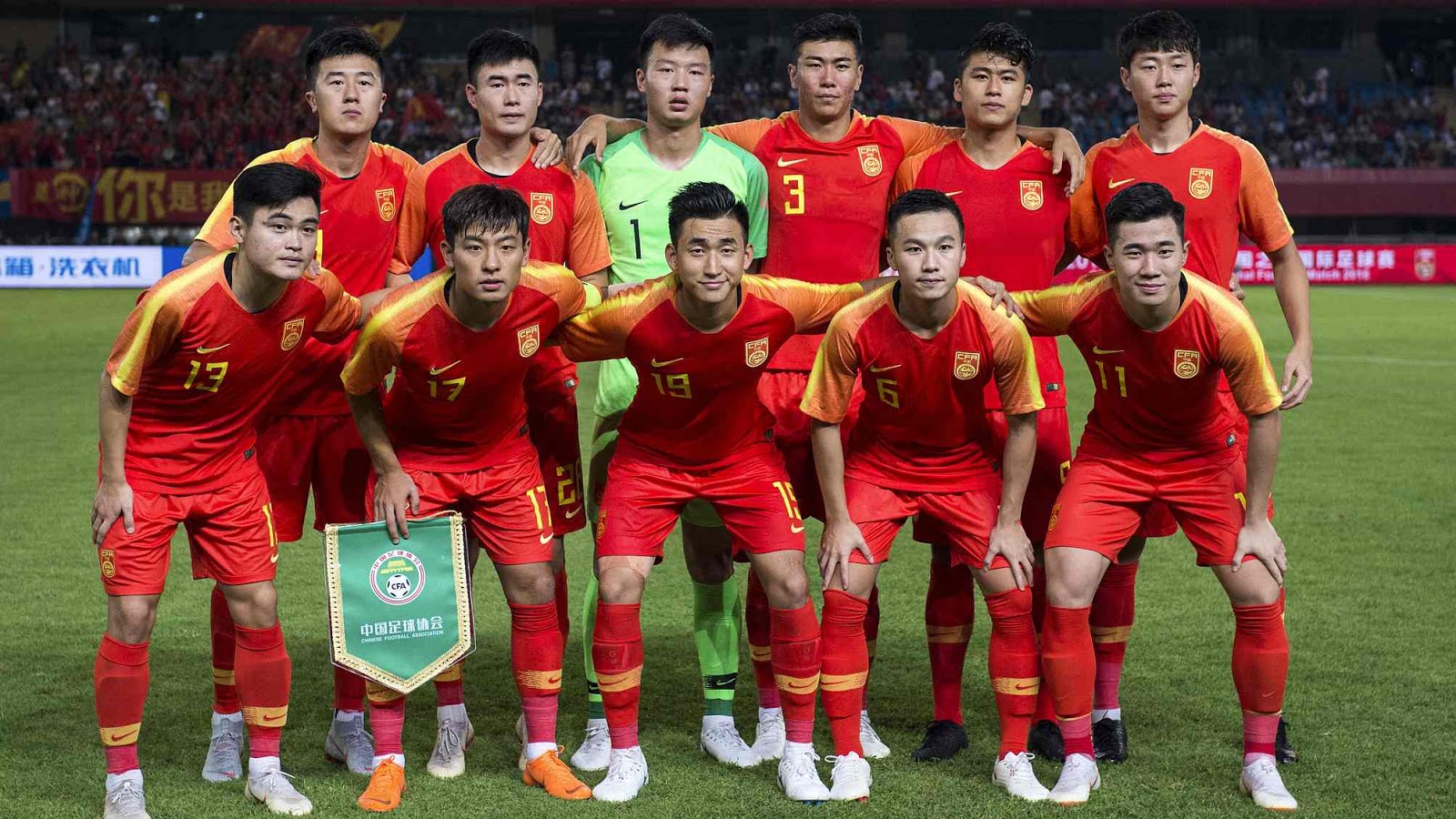 Đội tuyển Trung Quốc đối đầu đội tuyển Australia